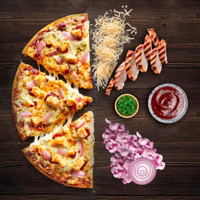 California Pizza Kitchen Crispy Thin Crust BBQ Recipe Chicken Frozen Pizza - 14.7oz - Imagen 2